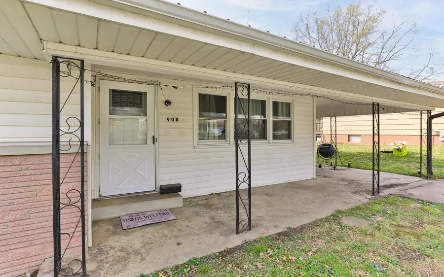 908 W Broadmoor Street, Springfield, MO 65807 - #3