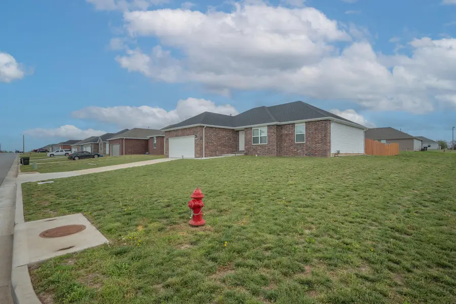 1209 Abbey Avenue, Monett, MO 65708 - #3