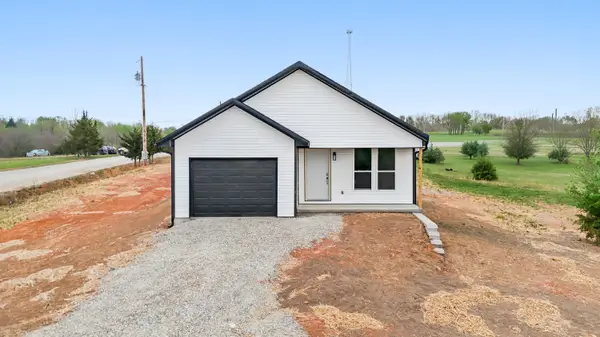 7858 Blockade Village N, Seligman, MO 65745