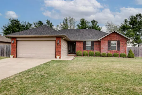 283 Meadowlark Street, Highlandville, MO 65669