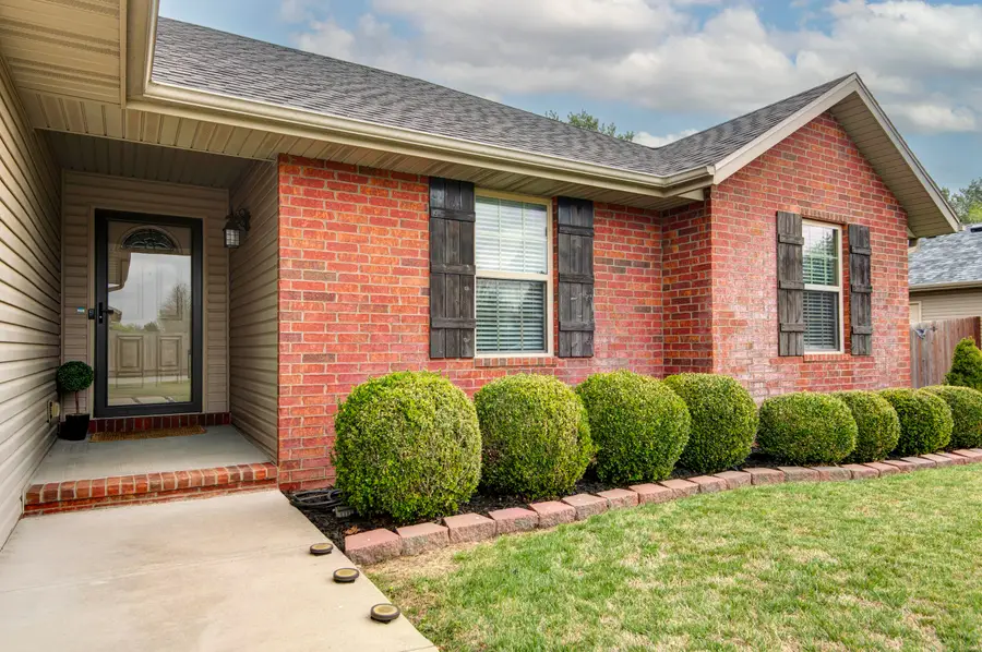 283 Meadowlark Street, Highlandville, MO 65669 - #2