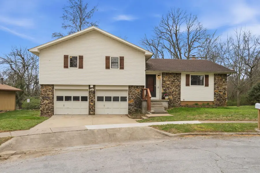 4040 W Woodshill Court, Springfield, MO 65802 - #2