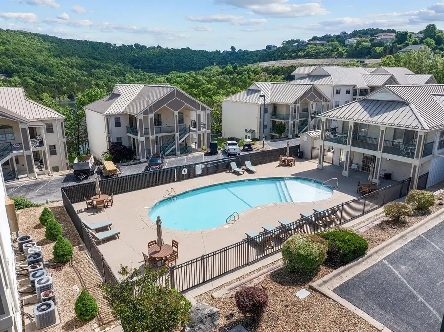 135 Upper Emerald Bay Circle #6, Hollister, MO 65672 - #2