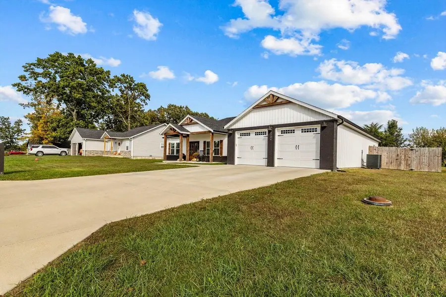 2706 Town Drive, Mountain Grove, MO 65711 - #3