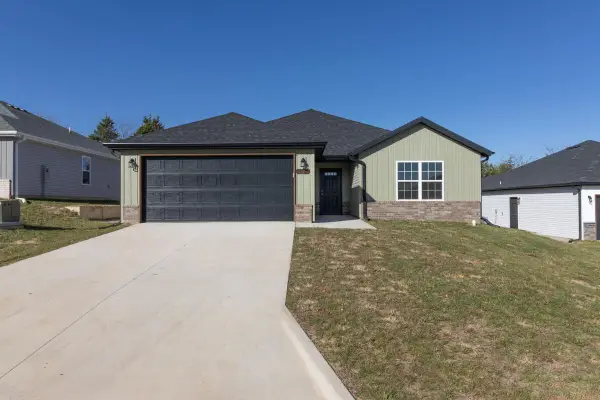 718 Swiss Road, Marshfield, MO 65706