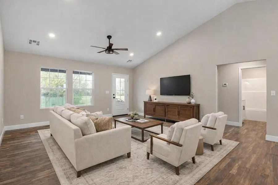 215 W Cofield Street, Aurora, MO 65605 - #3