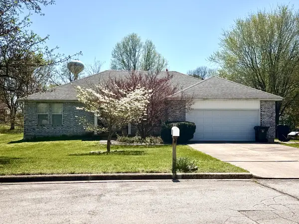 1334 Cherokee Court, Marshfield, MO 65706