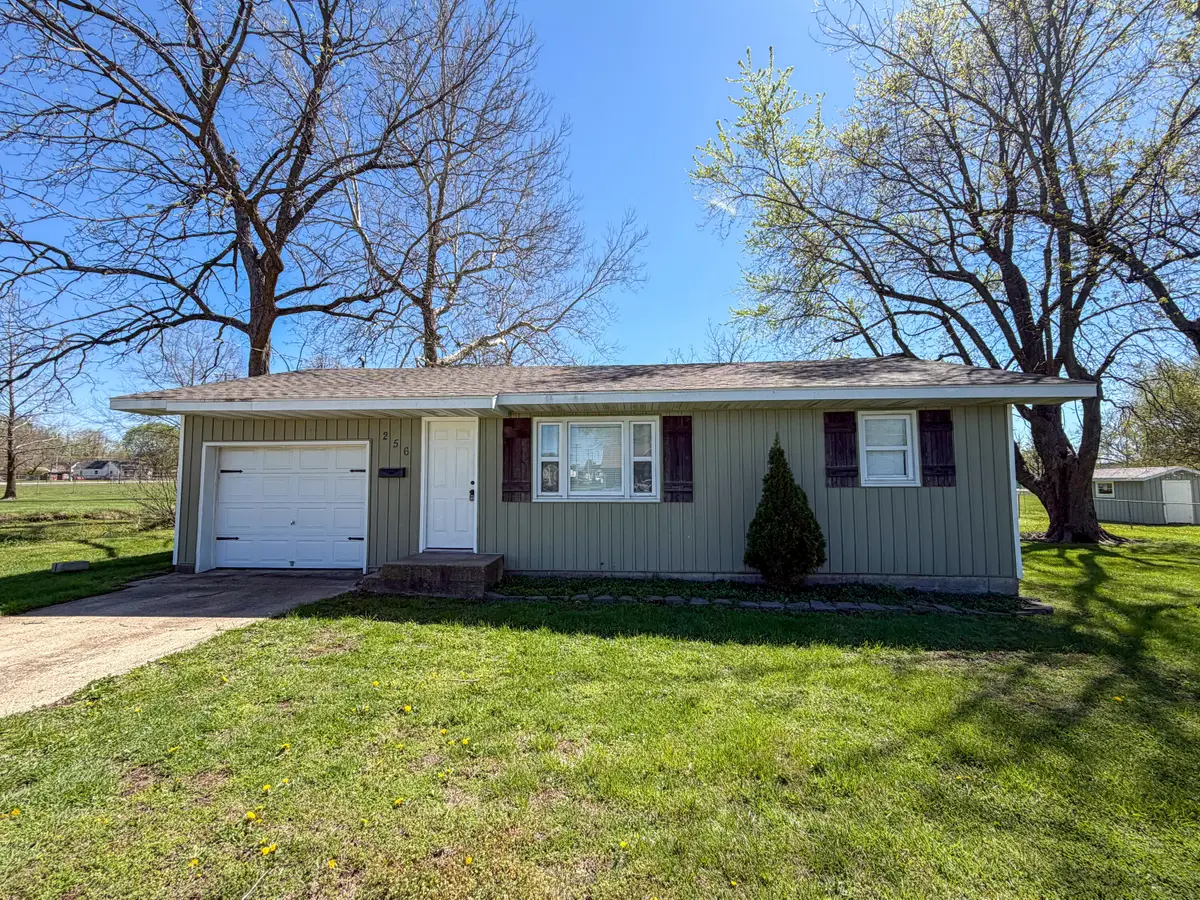 256 E 2nd Street, Marshfield, MO 65706 - #1
