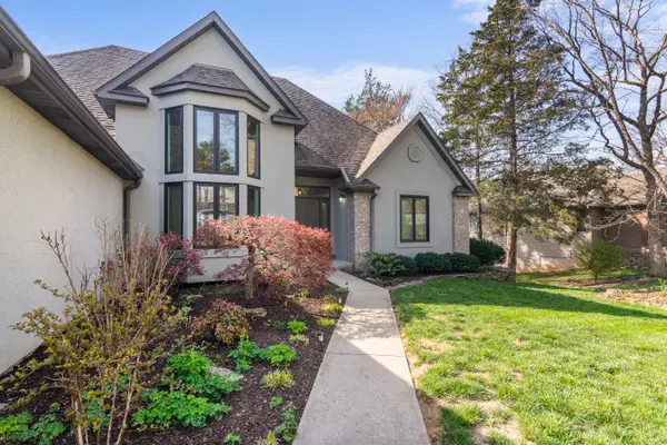 917 Silver Bluff Circle, Branson West, MO 65737