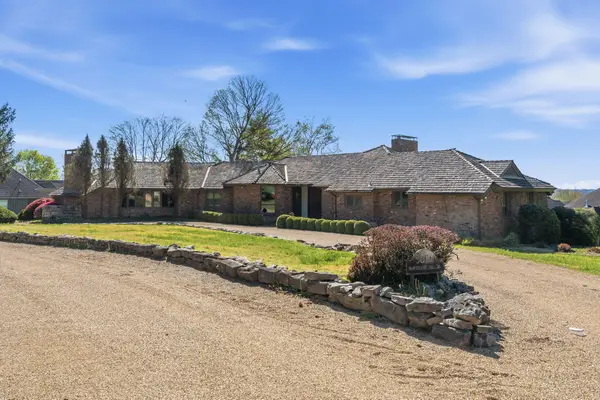 3886 E Hawthorne Hill Lane, Springfield, MO 65809