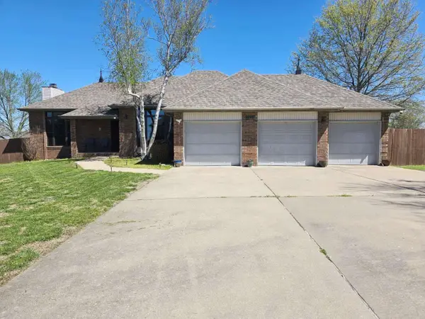 2020 N Equestrian Lane, Nixa, MO 65714