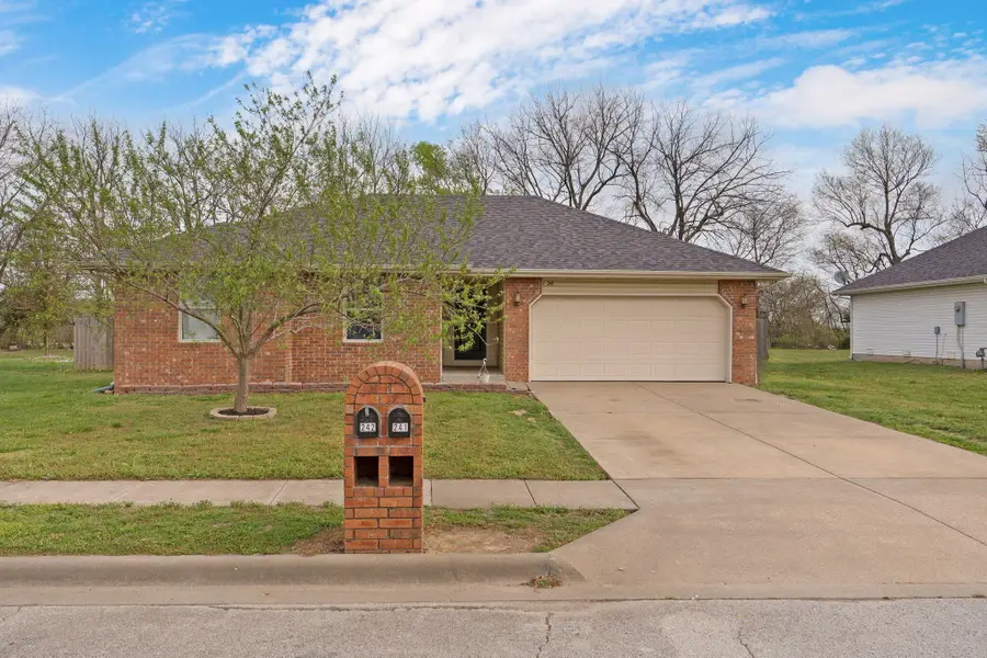 241 W Wilson Street, Republic, MO 65738 - #2