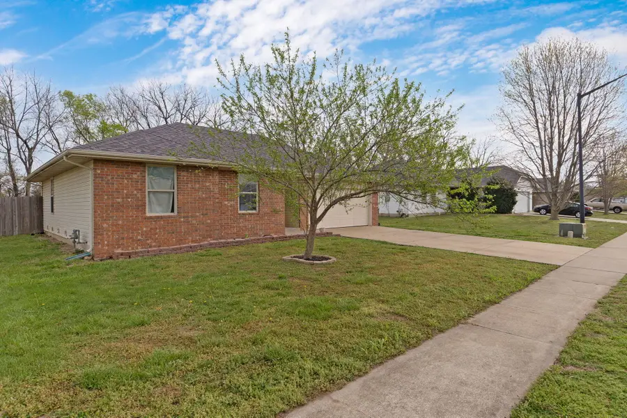 241 W Wilson Street, Republic, MO 65738 - #3