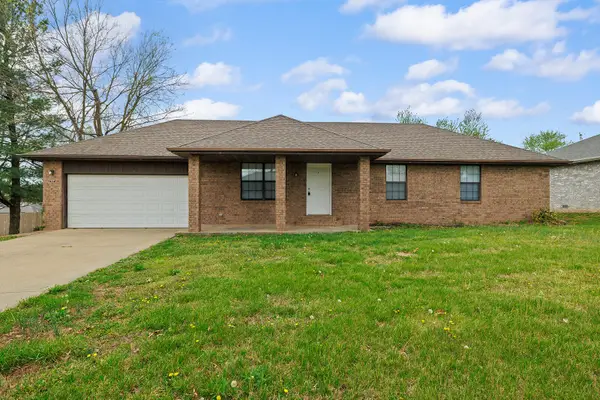 707 S Poplar Street, Nixa, MO 65714