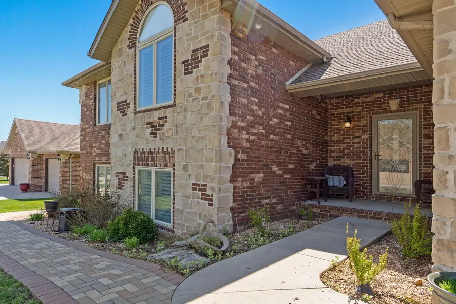 1545 N Oakfair Place, Springfield, MO 65802 - #3