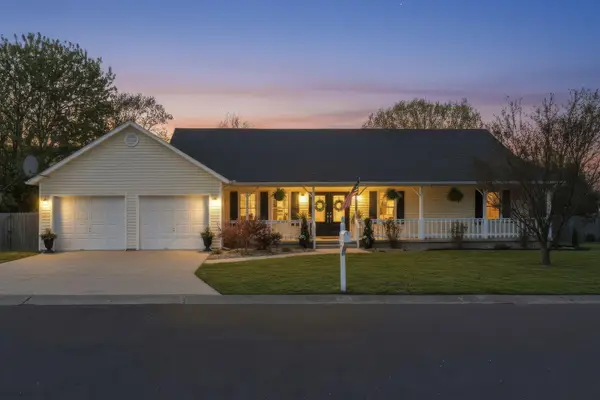 15 Southgate Avenue, Monett, MO 65708