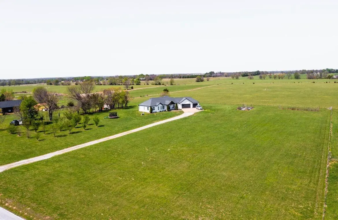 7990 E Farm Road 116, Strafford, MO 65757 - #1