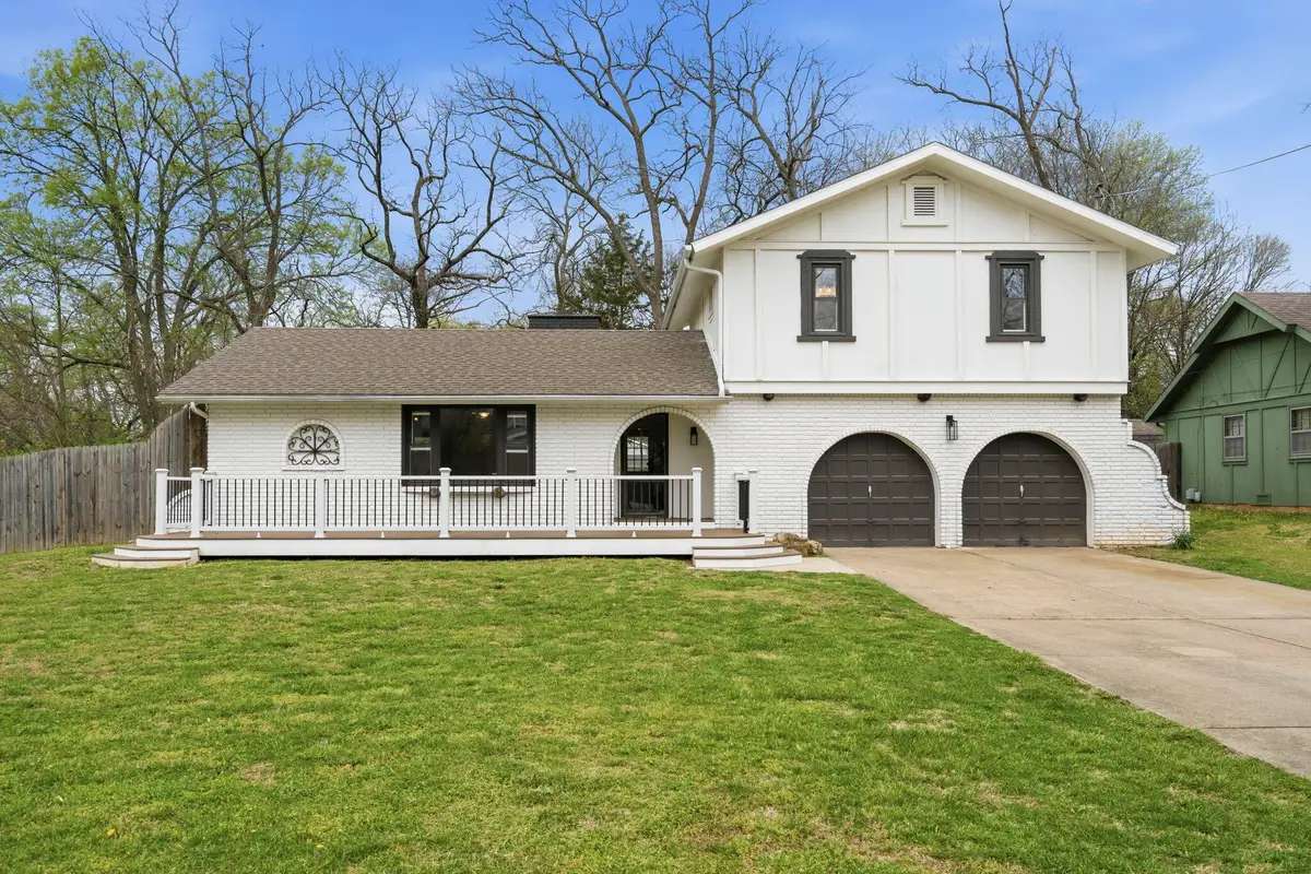 3231 S Parkhill Avenue, Springfield, MO 65807 - #1