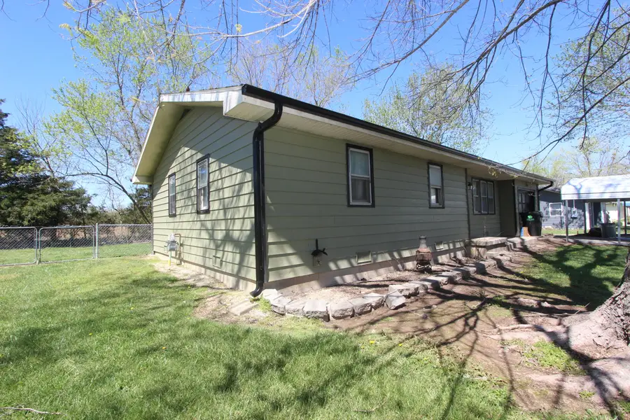 403 N Division Street, Seymour, MO 65746 - #3