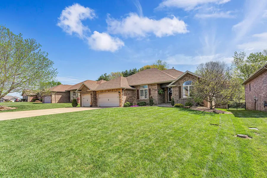 5034 S Burrows Avenue, Springfield, MO 65810 - #3