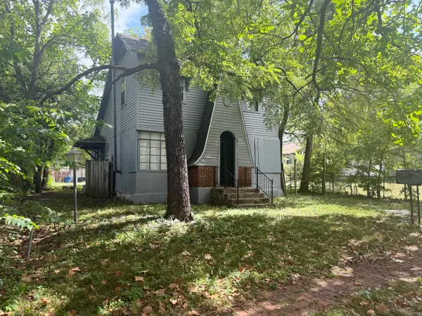 109 N Jackson Avenue, Joplin, MO 64801