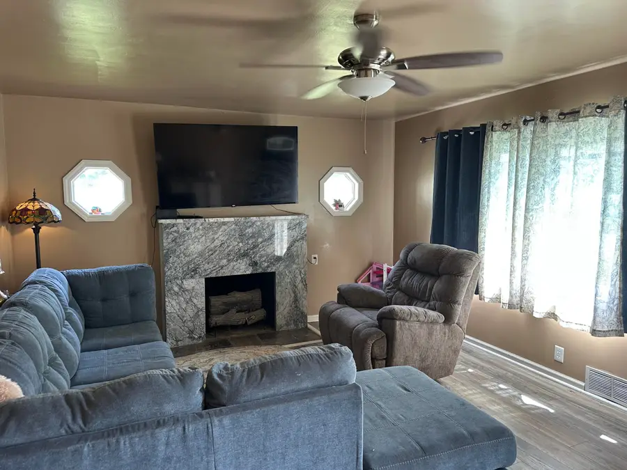 600 W Harmony Street, Neosho, MO 64850 - #2