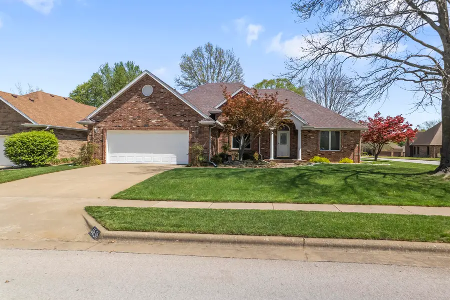 4636 S Parkhill Avenue, Springfield, MO 65810 - #2