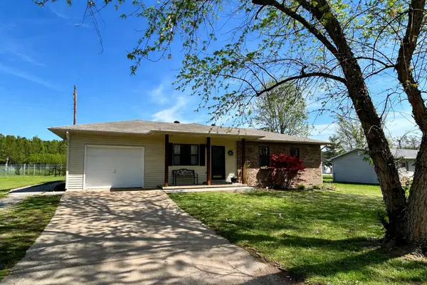 1906 Christopher Street, West Plains, MO 65775