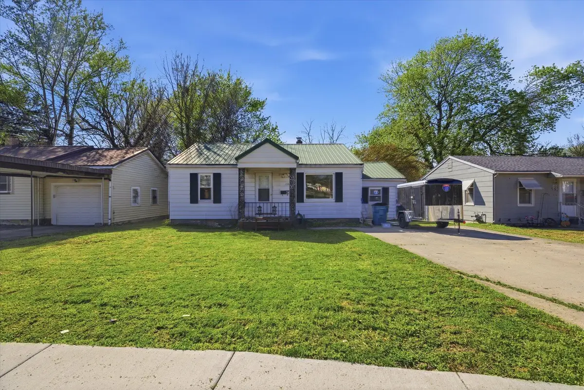 1725 N Weller Avenue, Springfield, MO 65803 - #1