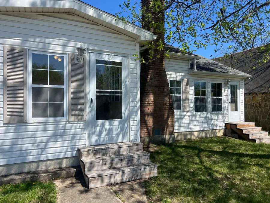 418 W Commercial Street, Mansfield, MO 65704 - #3