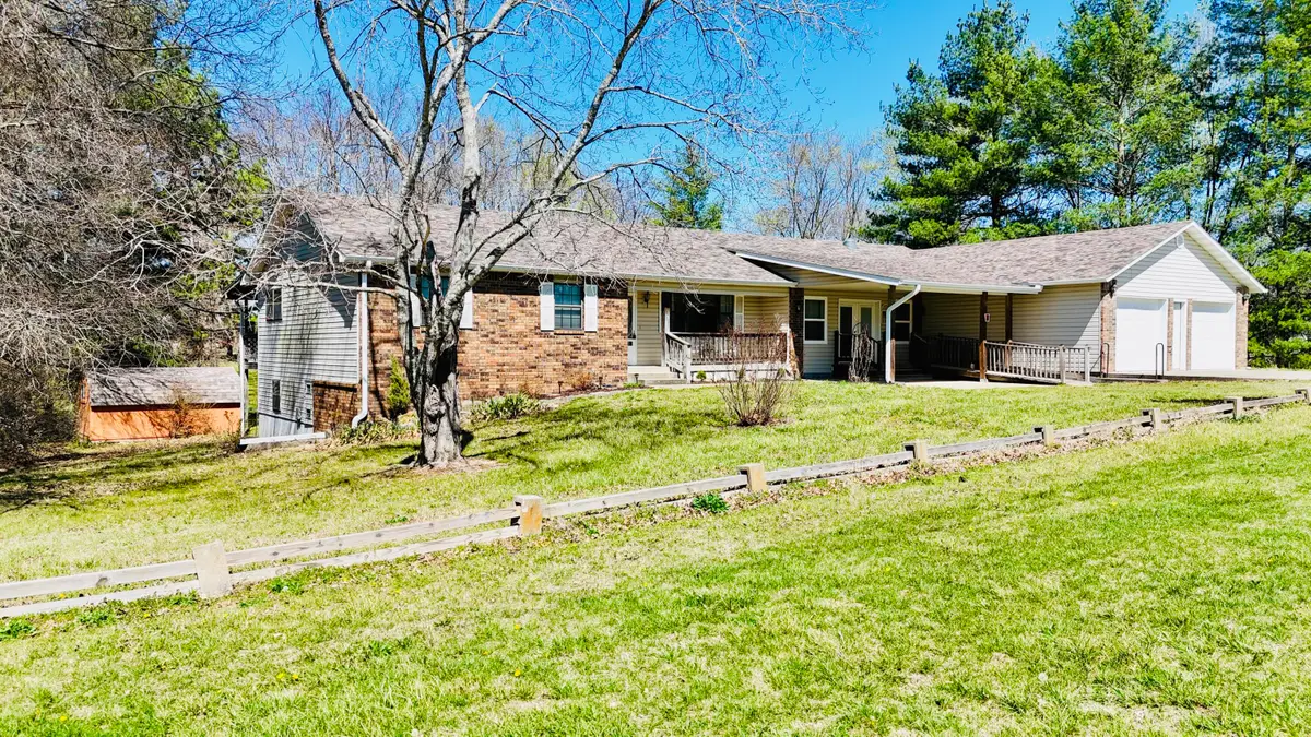 19191 Farm Road 1120, Cassville, MO 65625 - #1