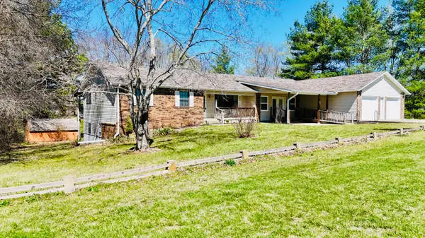 19191 Farm Road 1120, Cassville, MO 65625