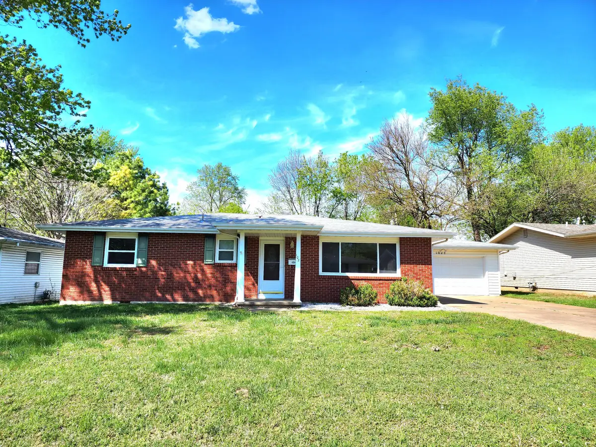 1027 E Edgewood Street, Springfield, MO 65807 - #1
