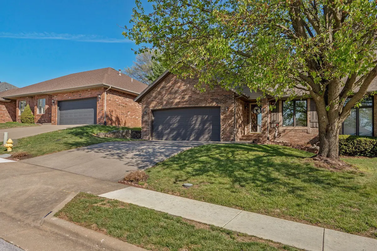 363 E Degraffenreid Street, Springfield, MO 65810 - #1