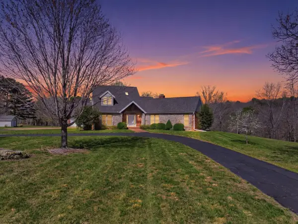 7805 Westwood Drive, Houston, MO 65483