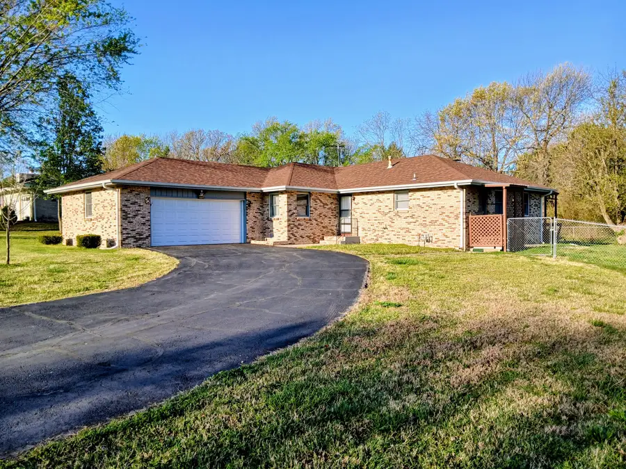 607 Terrace Drive, Aurora, MO 65605 - #2