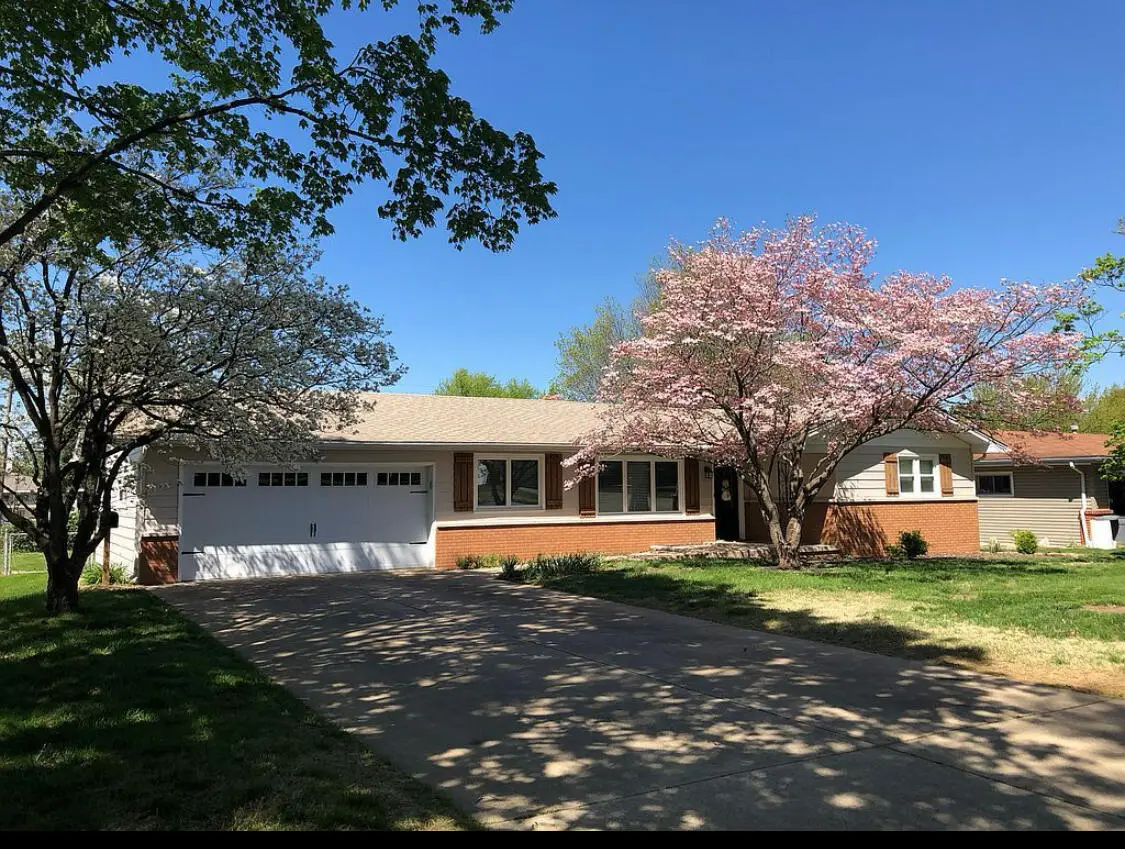 1919 E Cambridge Street, Springfield, MO 65804 - #1