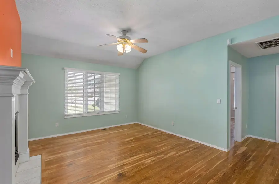 442 S Yellowwood Drive, Springfield, MO 65809 - #3