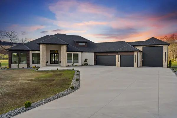 2543 E Theran Avenue, Springfield, MO 65803