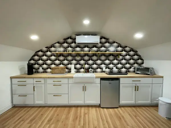 1449 E University Street, Springfield, MO 65804