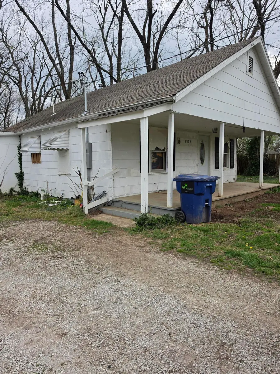 2824 W Chestnut Street, Springfield, MO 65803 - #2