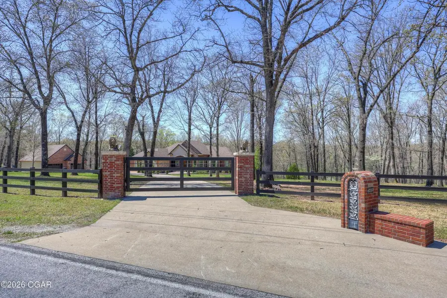 4550 Goldfinch Road, Joplin, MO 64804 - #2