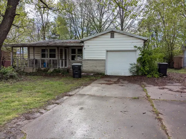 209 S Burton Avenue, Springfield, MO 65802
