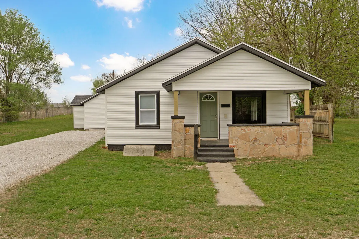 1850 N Weller Avenue, Springfield, MO 65803 - #1