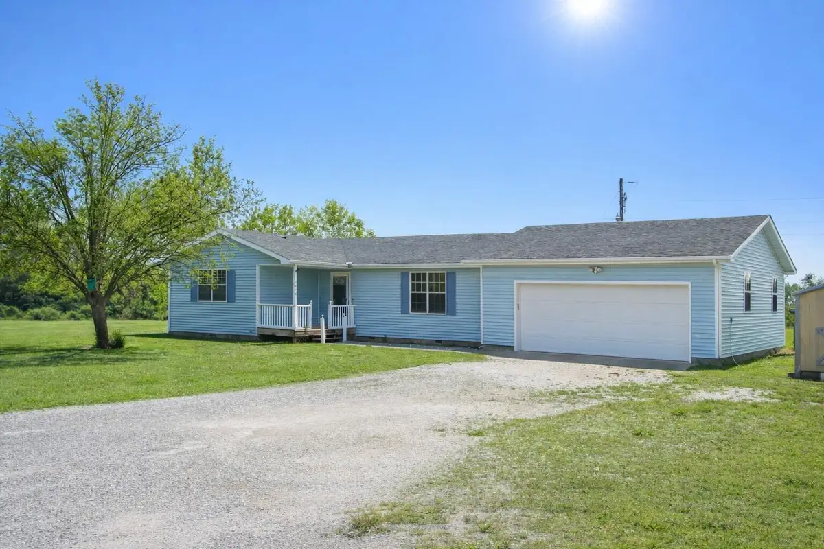 2038 W Trolley Car Lane, Carthage, MO 64836 - #1