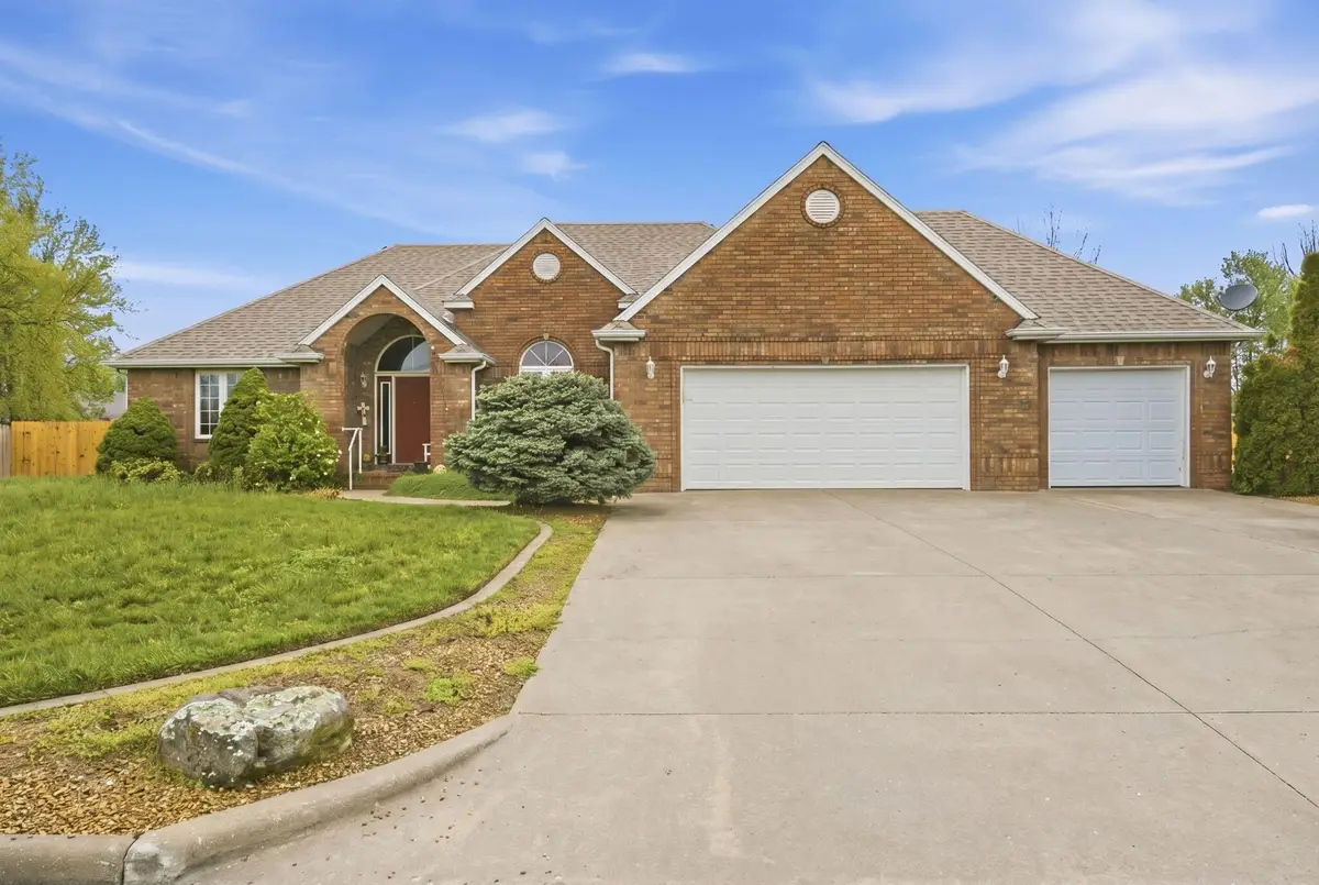 1401 S Georgia Drive, Bolivar, MO 65613 - #1