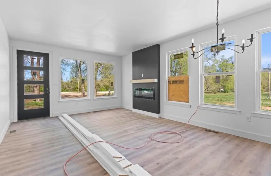 317 S Oak Avenue, Sparta, MO 65753 - #2