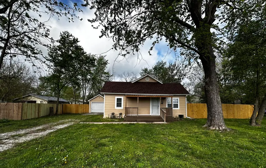 529 S Clay Street, Marshfield, MO 65706 - #2