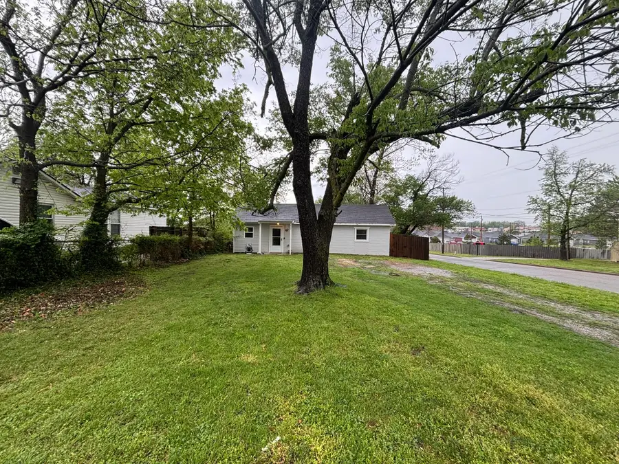 802 S Brownell Avenue, Joplin, MO 64801 - #2