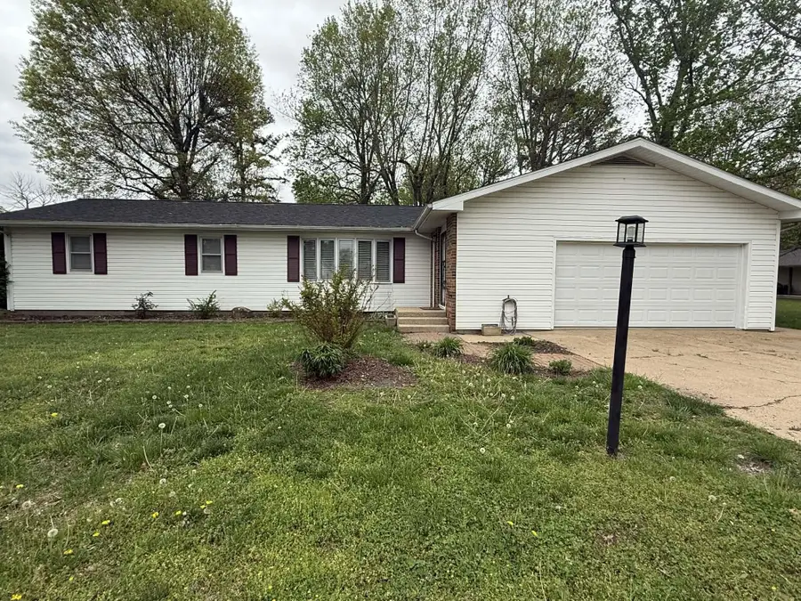 1006 E 10th Street, Mountain Grove, MO 65711 - #3